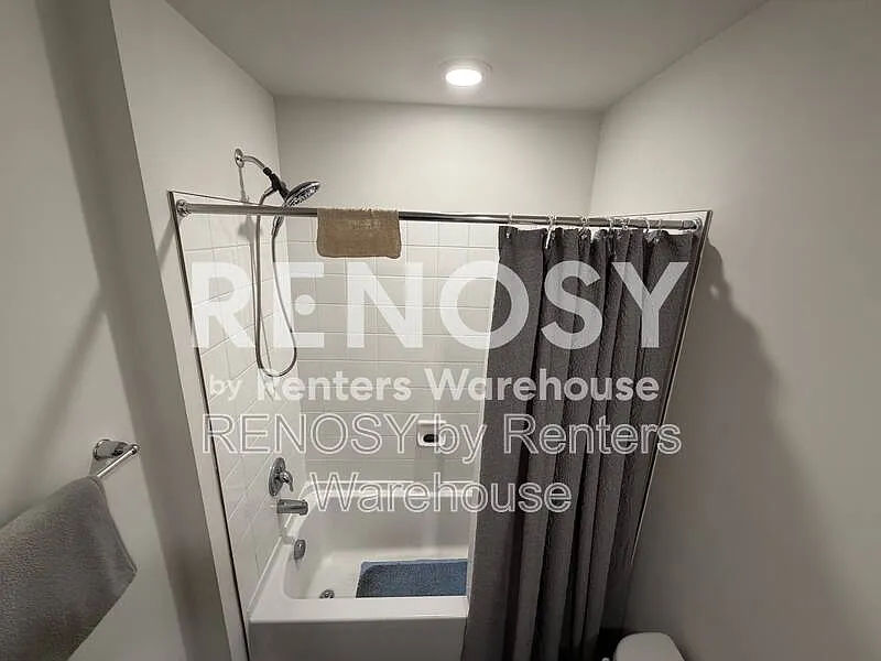 4 bed, 3.5 bath, 3000 sqft, $3,500 — Photo 2