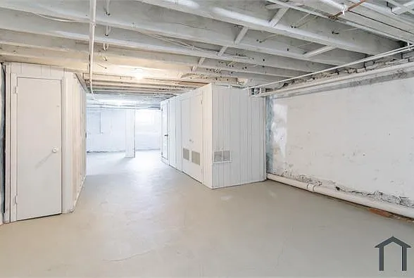 5745 Hunter St — Photo 34