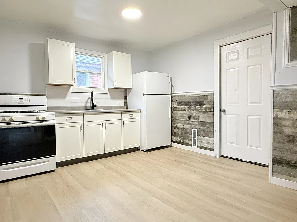 1011 Albert Rd #2