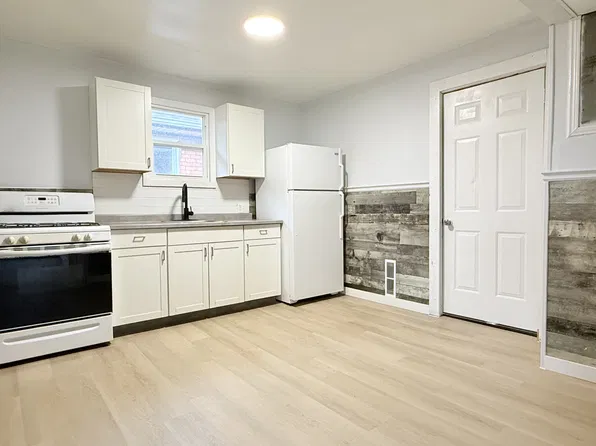 1011 Albert Rd #2, Windsor, ON N8Y 3P4