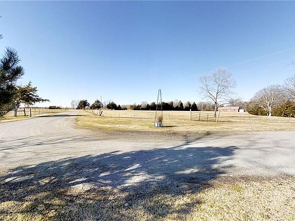 4th image of 10972 State Highway 113