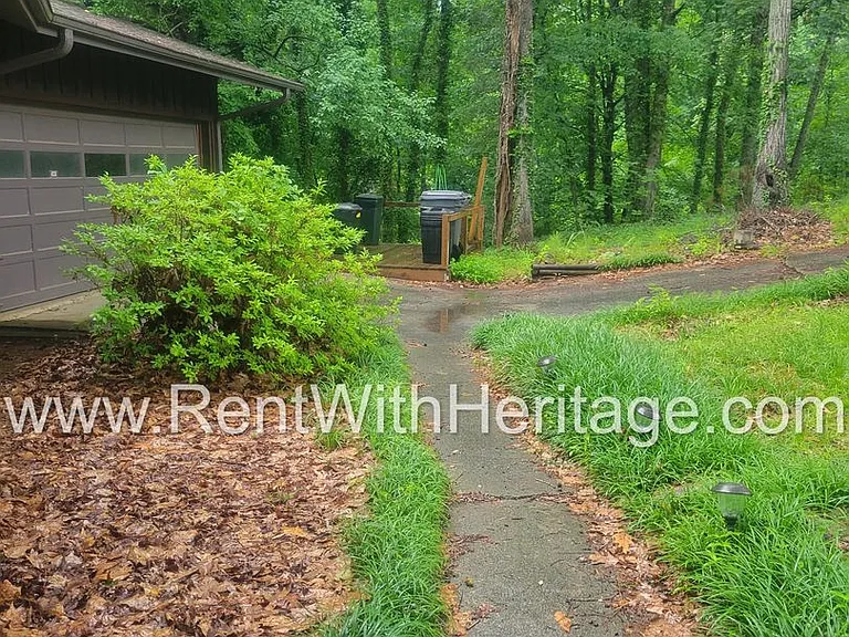 1050 Flamingo Dr — Photo 3