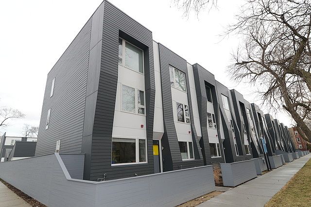 1st image of 2655 N Hamlin Ave #18