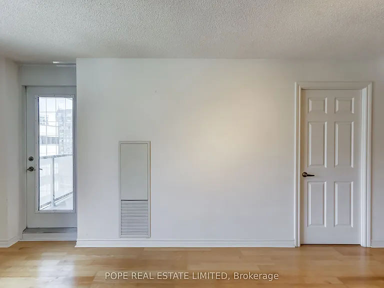 763 Bay St #713 — Photo 11