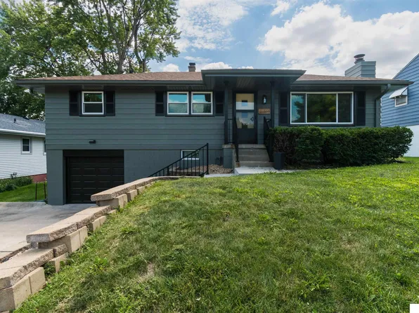 8209 Arbor St, Omaha, NE 68124