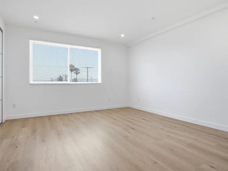16108 Leadwell St — Photo 14