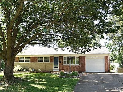 5800 Crossmont Dr, Saint Louis, MO, 63123