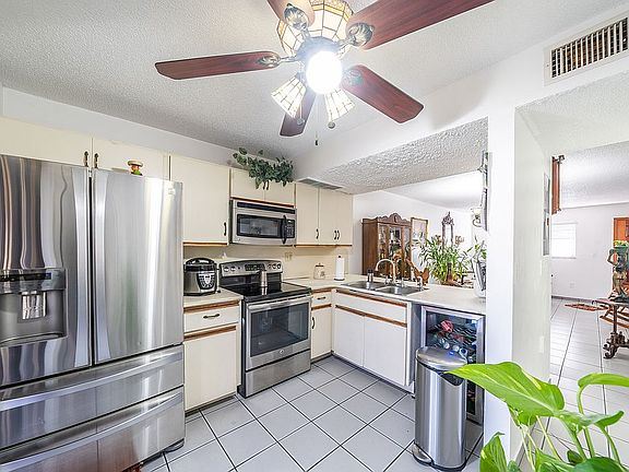 5th image of 5082 W 12th Ln #D-12