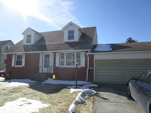 1st image of 3574 E 142nd St