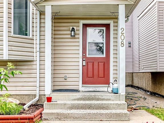 3rd image of 208 SW Erin Meadow Grn SE