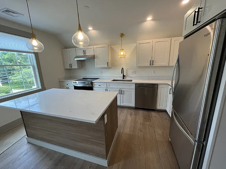 110 Silver St #301 — Photo 3