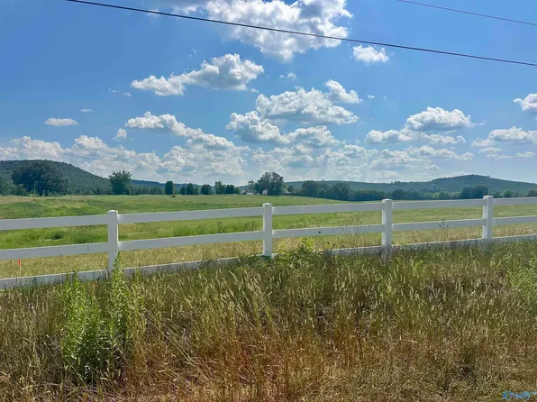 2195 E Old Memphis Pike, Tuscumbia, AL 35674