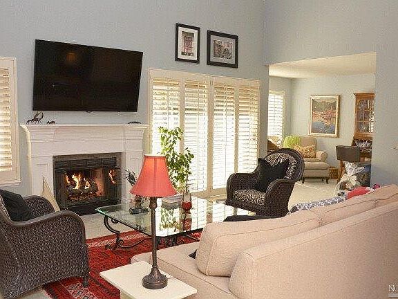 4th image of 615 Crocus Dr