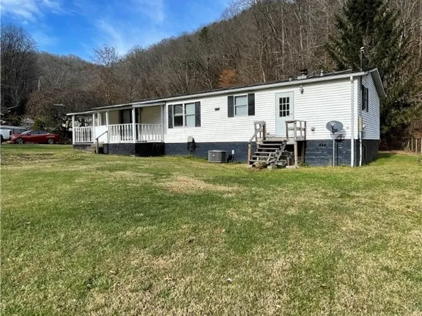 73 Bradley Rd, Cabin Creek, WV 25035