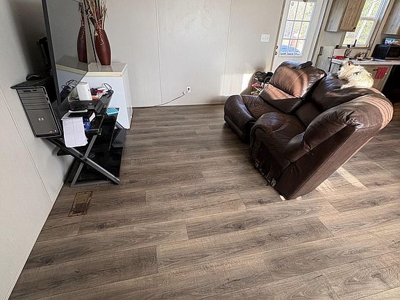 4th image of 741 Stone Rd