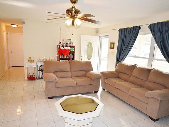 3rd image of 1002 Arizona Ct