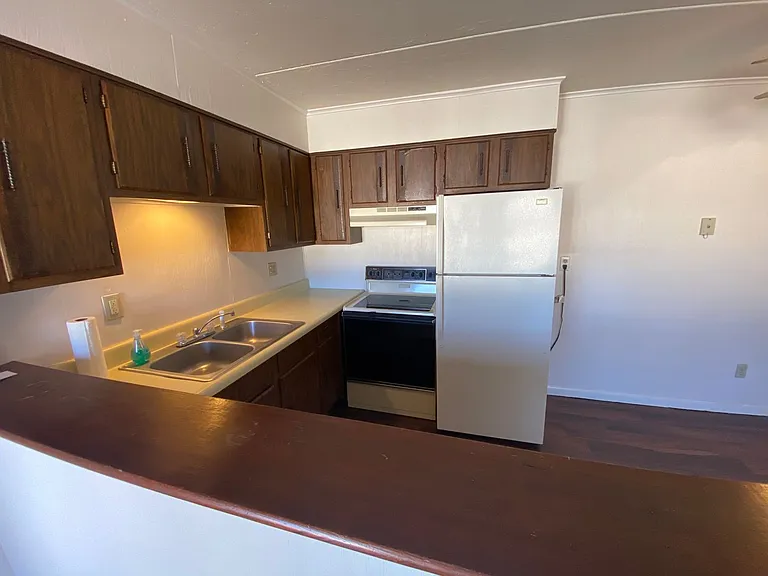 153 S Magnolia St — Photo 3