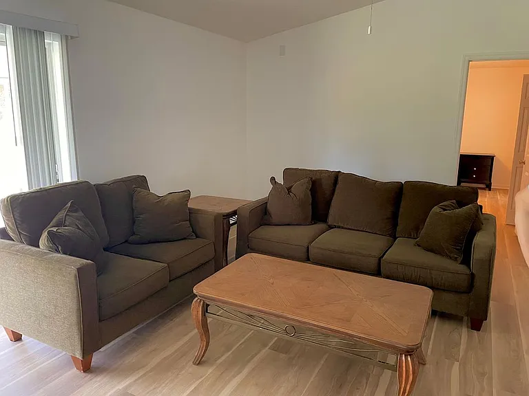 3221 Westminster Ave SE — Photo 4