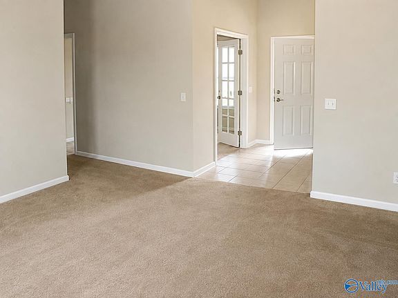 4th image of 208 Wild Berry Ln