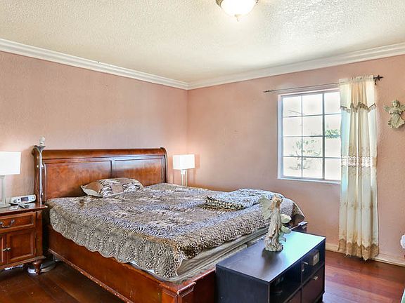 3rd image of 7830 Fulton Ave