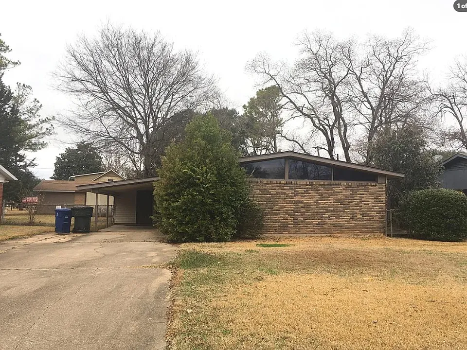 222 Brookbriar Dr