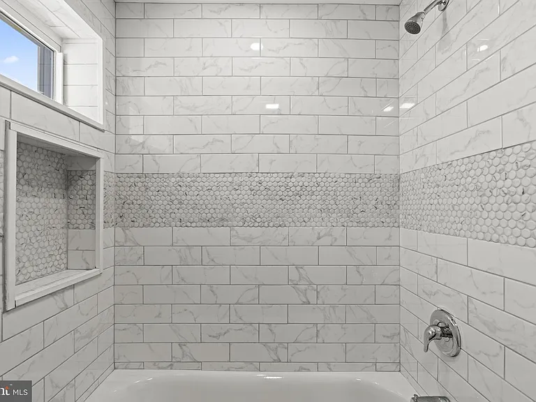106 W 5th St — Photo 14