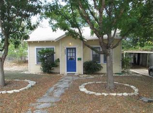 405 S Spring St, Lampasas, TX 76550