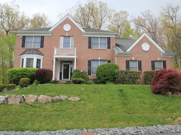 23 Cedar Dr, Tuxedo Park, NY 10987