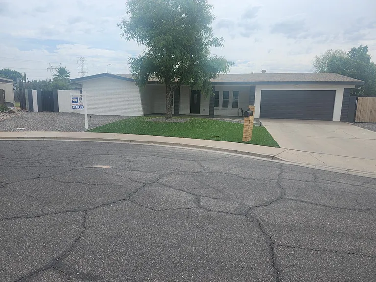 2267 E Caballero Cir — Photo 3