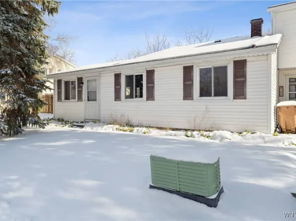 32 Pebble Creek Dr, Cheektowaga, NY 14227