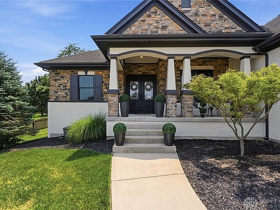 3rd image of 2611 Patrick Henry Dr