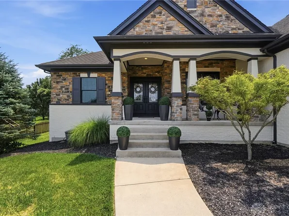 2611 Patrick Henry Dr, Dayton, OH 45434
