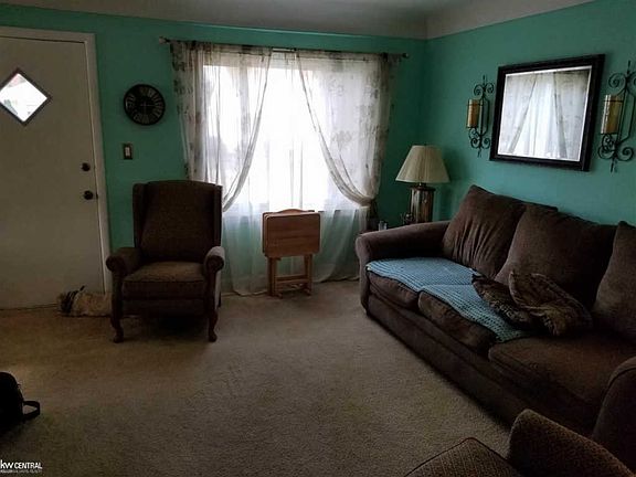 5th image of 103 W Mapledale Ave