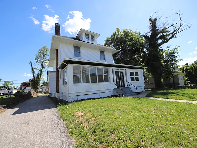 3309 Elgin Ave — Photo 3