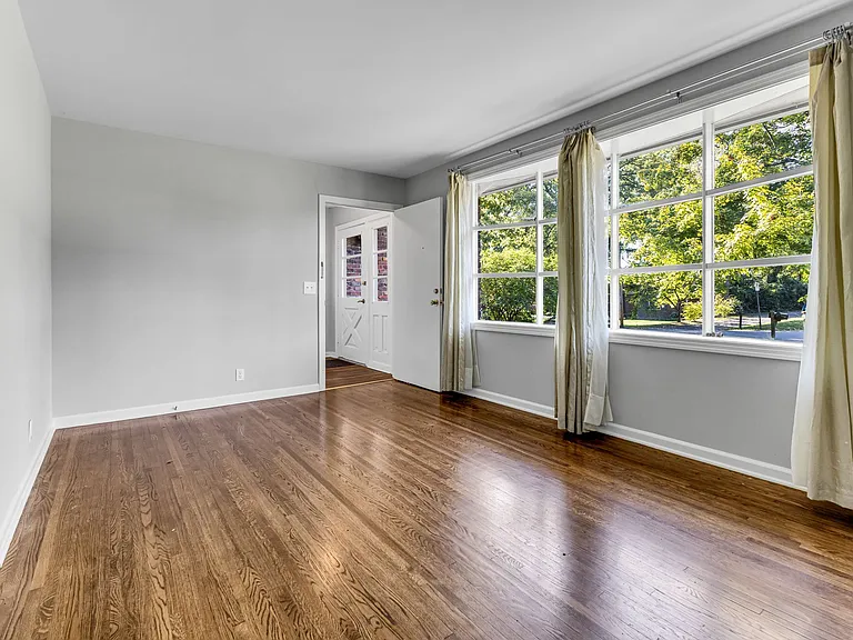 1606 Burton Ave #B — Photo 5
