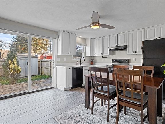 5th image of 144 Old Ferry Rd #L