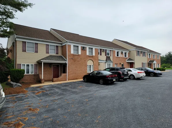 61 W Church St APT 12, Denver, PA 17517