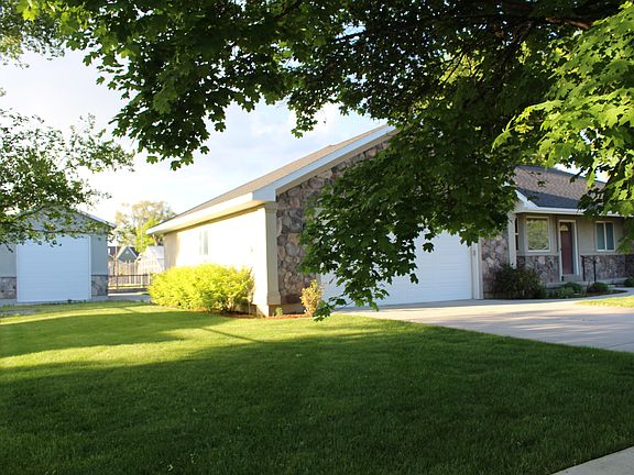 Detached garage 18 X 26