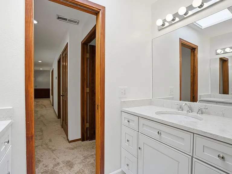 2561 Rolling Hills Ct — Photo 32