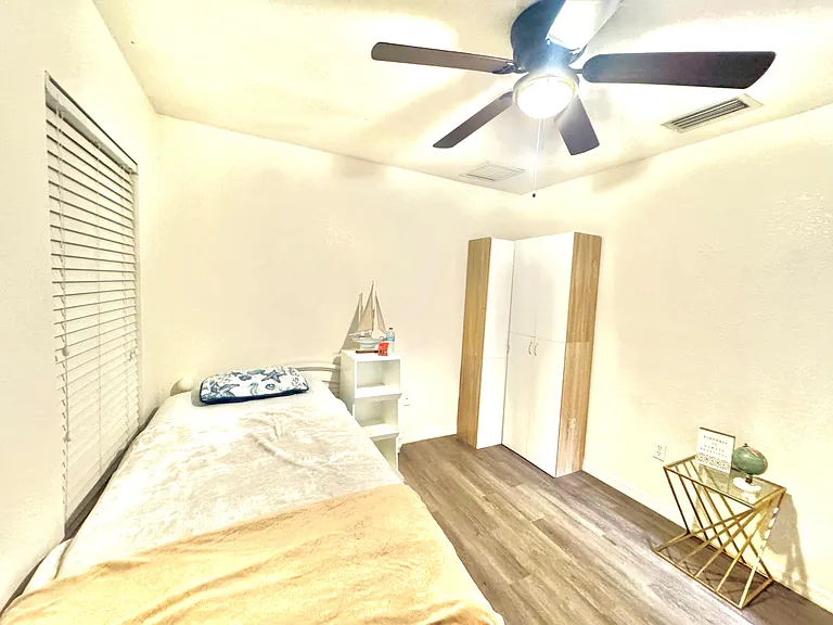 Olive Rd — Photo 2