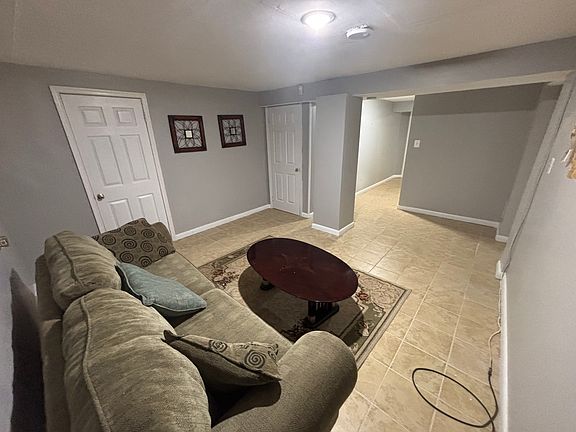 Living Room - view 3