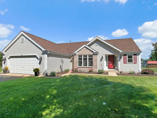 860 Woodland Ct, Marengo, IL 60152