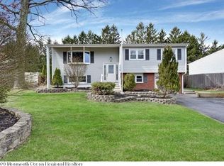 550 Fawn Dr, Toms River, NJ