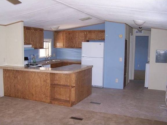 kitchen & dining area