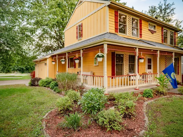 333 Tall Grass Dr, Lawrence, KS 66049