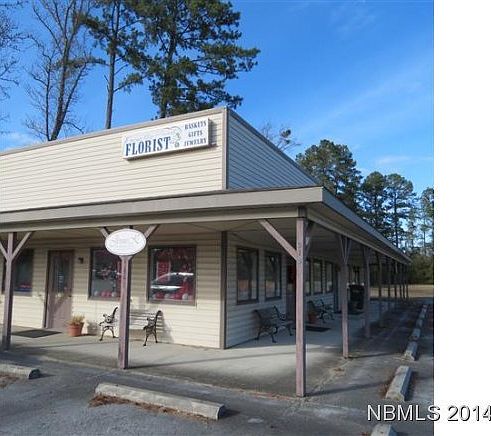 2nd image of 616 Main St