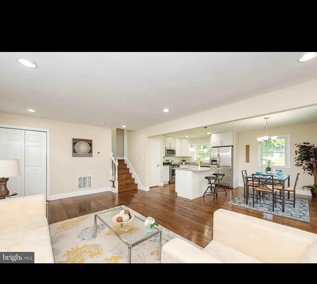 3604 Courtleigh Dr — Photo 4