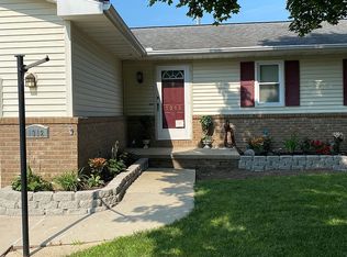 1312 Kenneth Dr, Bloomington, IL