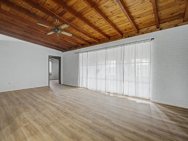 6222 E Eli St — Photo 3