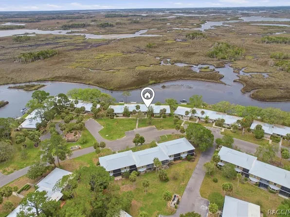 11562 W Bayshore Dr, Crystal River, FL 34429
